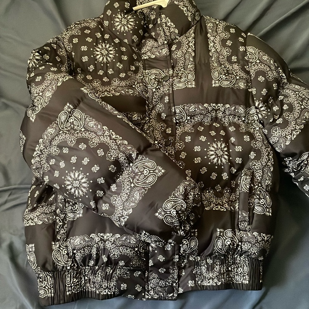 Bandana print puffer coat